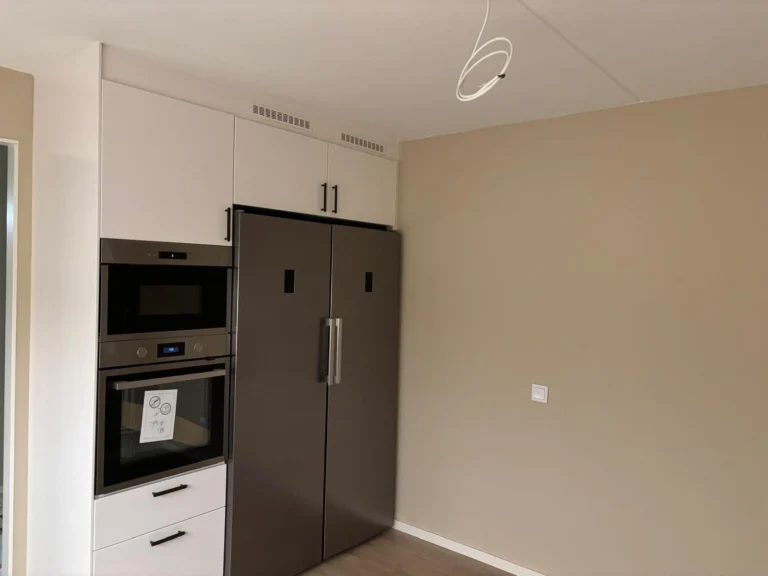 Köksmontering kylskåp